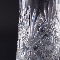 Kryształowy wazon na stopce